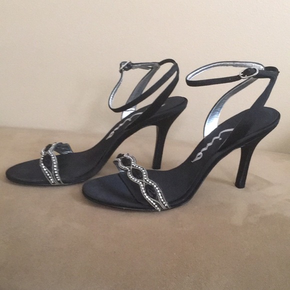 nina black sandals